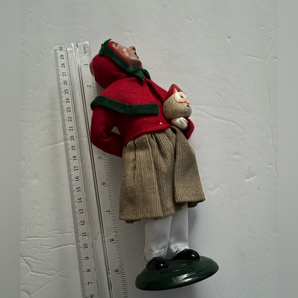 Byer’s Choice Ltd. Vintage Caroler girl with toy - Picture 6 of 6